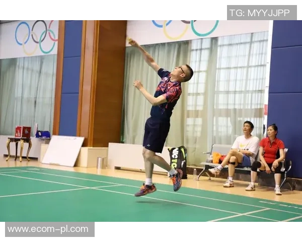 南京羽毛球队在城市联赛中以81分稳居榜首展现强劲实力