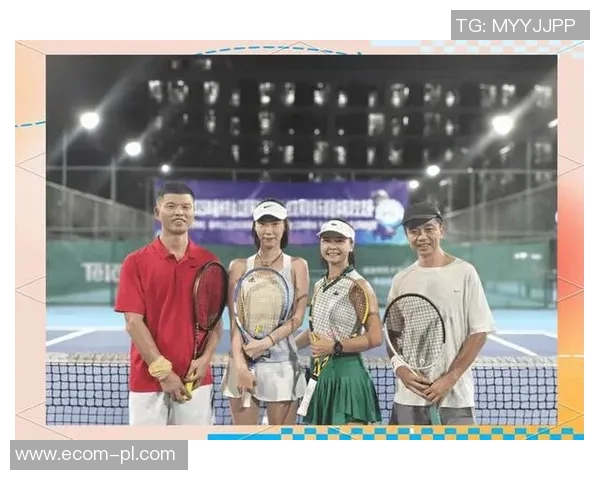 重庆网球队的团队协作揭秘:网球巨献背后的默契与拼搏精神 重庆网球队的团队协作揭秘:网球巨献背后的默契与拼搏精神