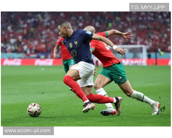 球风飘逸的足球明星如何在绿茵场上展现独特魅力与风采 球风飘逸的足球明星如何在绿茵场上展现独特魅力与风采