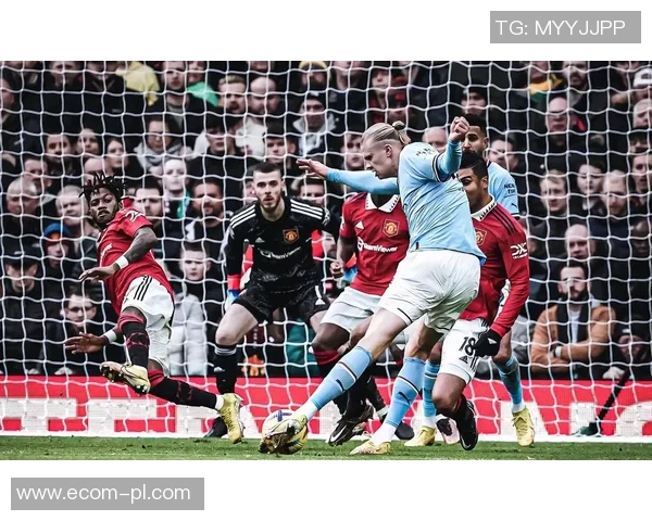 足球明星射门瞬间回顾：那些令人难忘的进球时刻与背后的故事